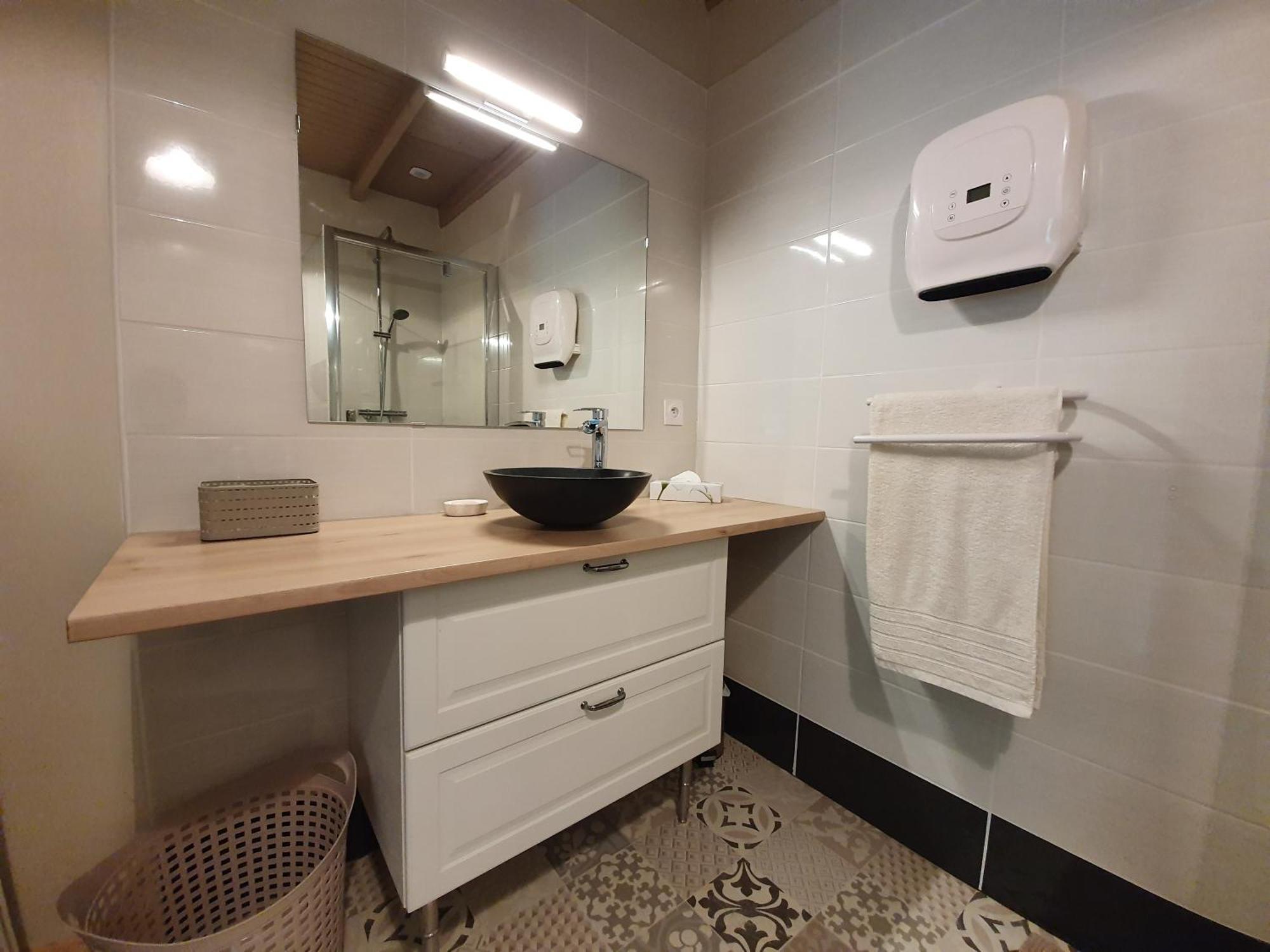 Gite Confortable Avec Spa Prive Et Confort Moderne Pont-de-Larn Bagian luar foto